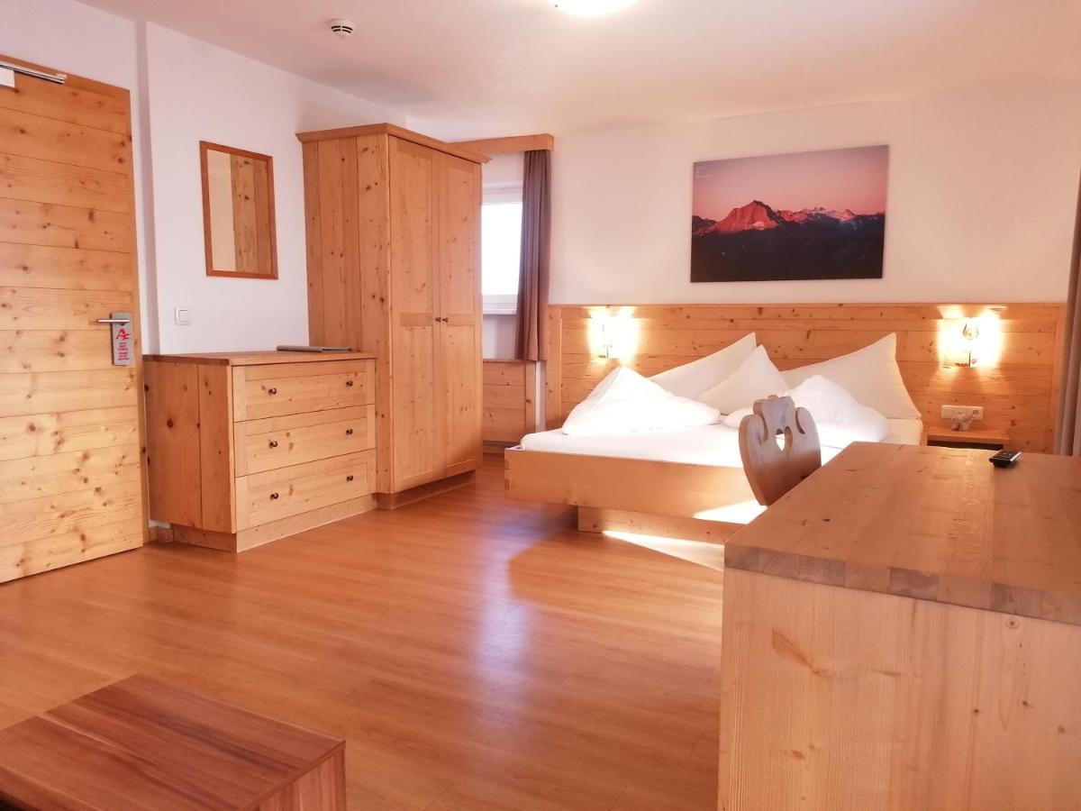 Adler Hotel-Pension Fulpmes Luaran gambar