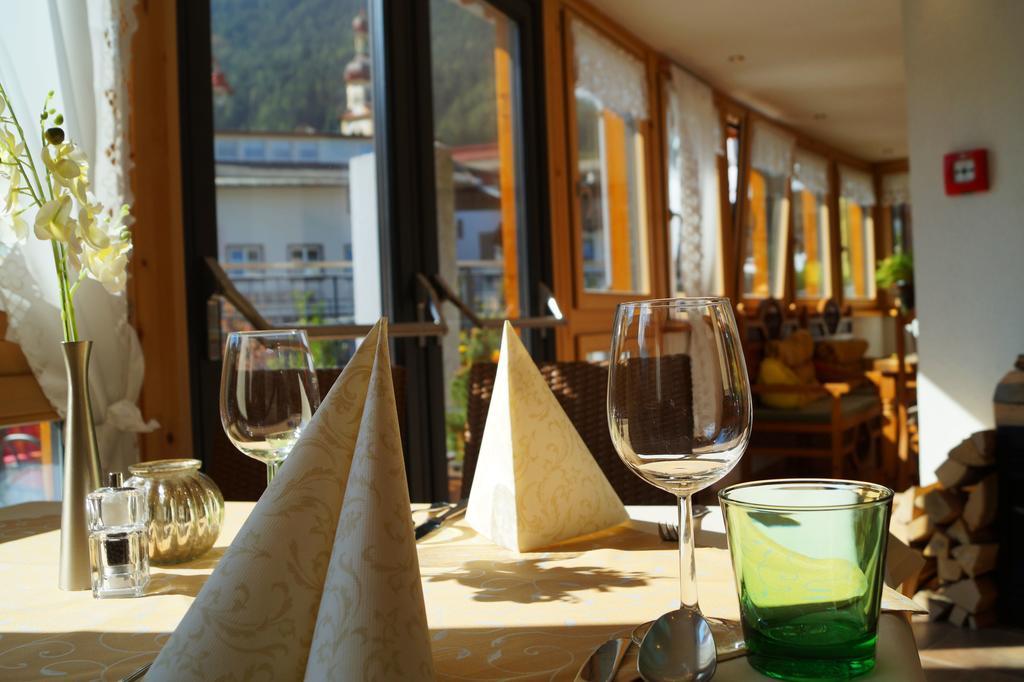 Adler Hotel-Pension Fulpmes Luaran gambar