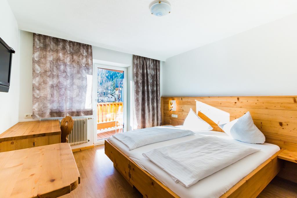 Adler Hotel-Pension Fulpmes Luaran gambar